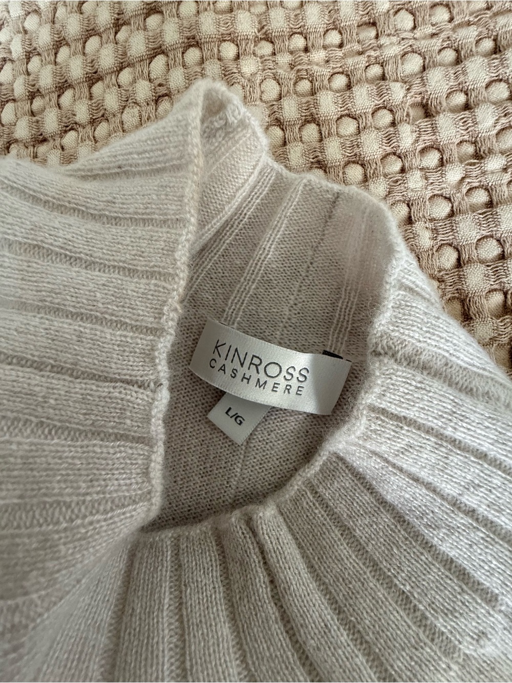 Kinross Cashmere Cream Ribbed Turtleneck Sweater